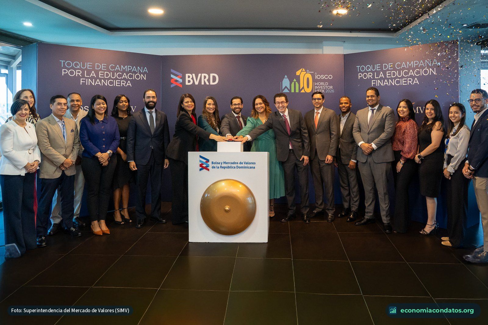 Representantes de la SIMV, la BVRD y del sector bursátil tocan la campana por la educación financiera en la Bolsa y Mercados de Valores de la República Dominicana